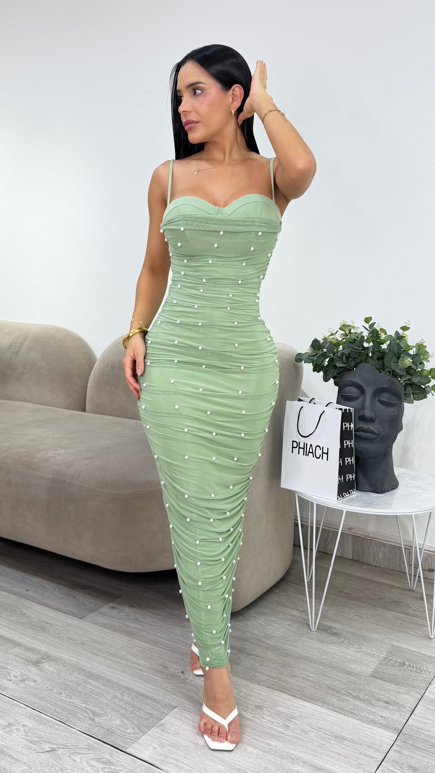 Vestido Perlas Velo